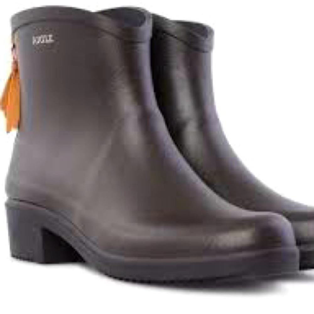 AIGLE woman’s rainboot size 38 EU